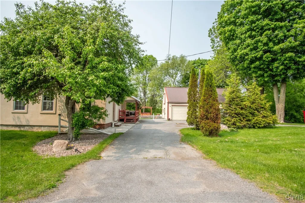 Property at 8929 State Route 12e, Lyme, NY 13622