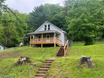 Property at 106 W 7th Street, Emporium Boro, PA 15834