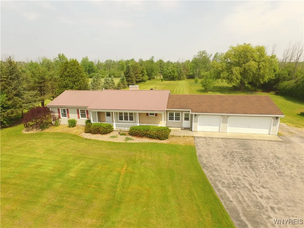 Property at 1439 Roberts Road, Alabama, NY 14013