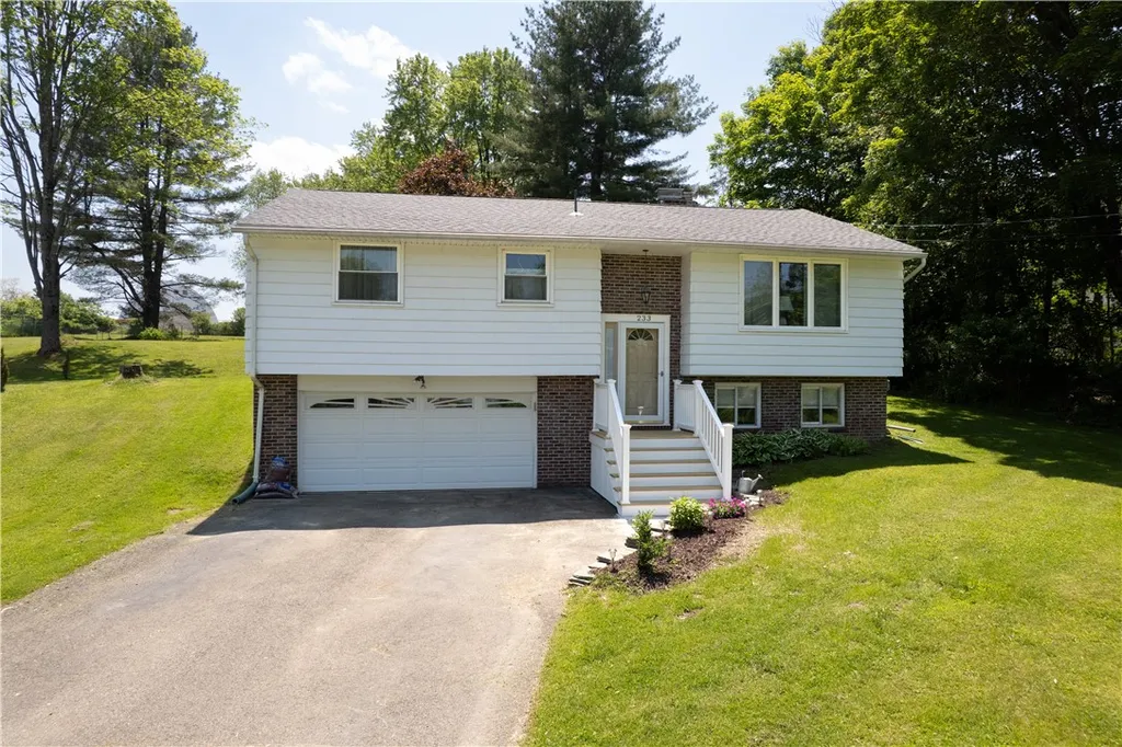 Property at 233 Juneberry Road, Vestal, NY 13850