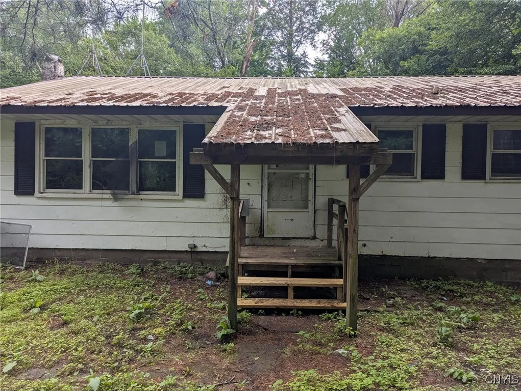 Property at 1686 State Route 69, Parish, NY 13131