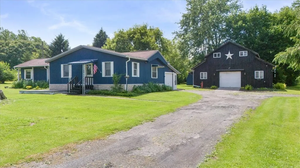 Property at 8939 Old Route 31, Galen, NY 14489