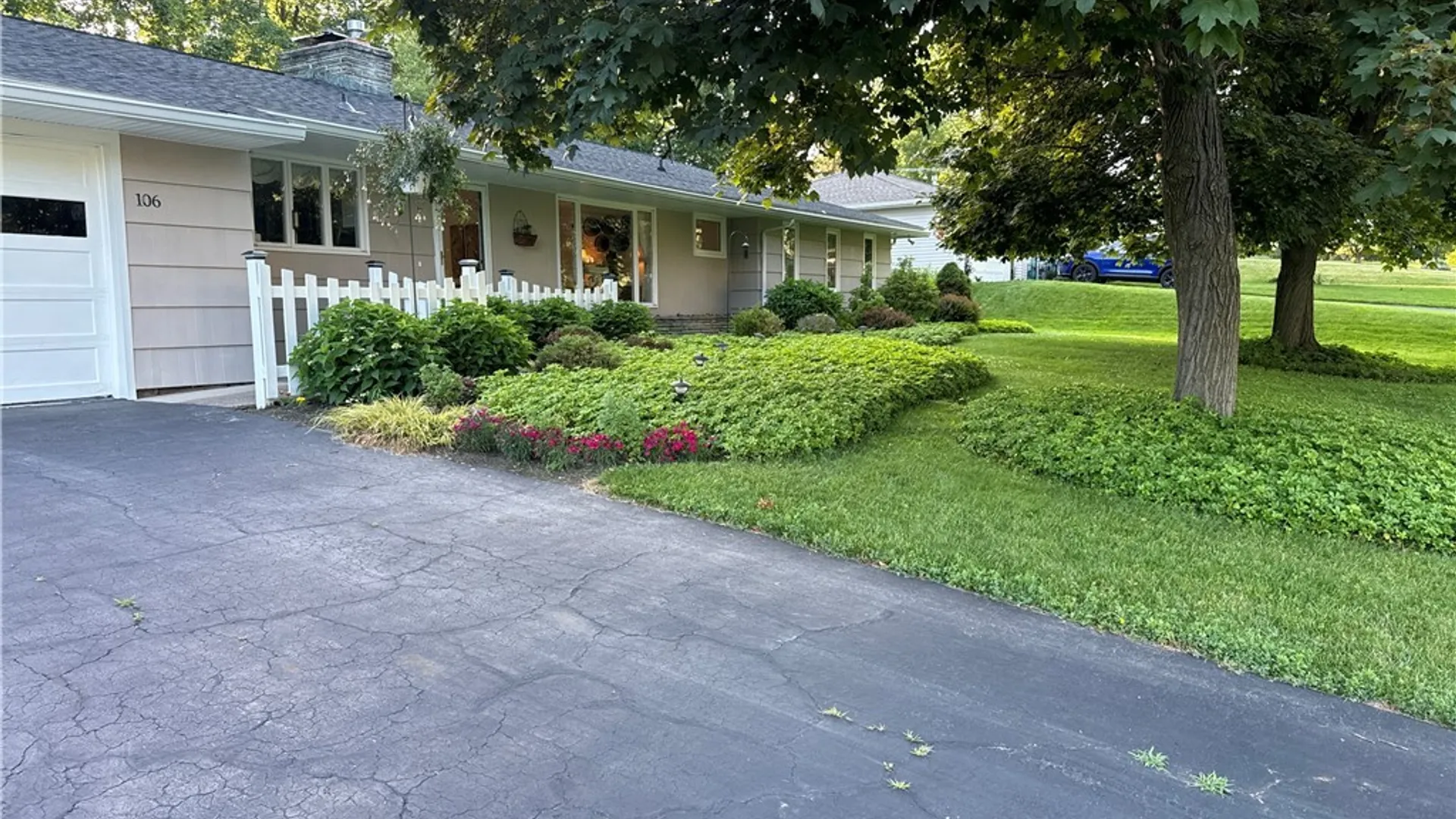 Property at 106 Highledge Drive, Penfield, NY 14526 2