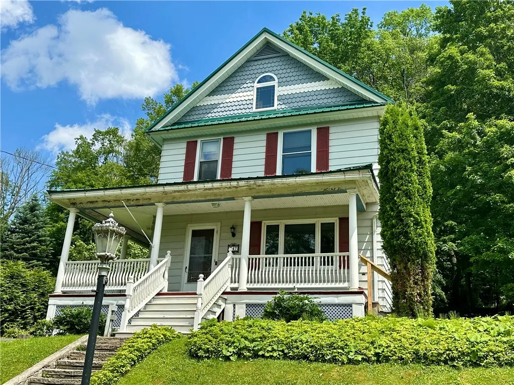 Property at 247 W Corydon Street, Bradford Town, PA 16701