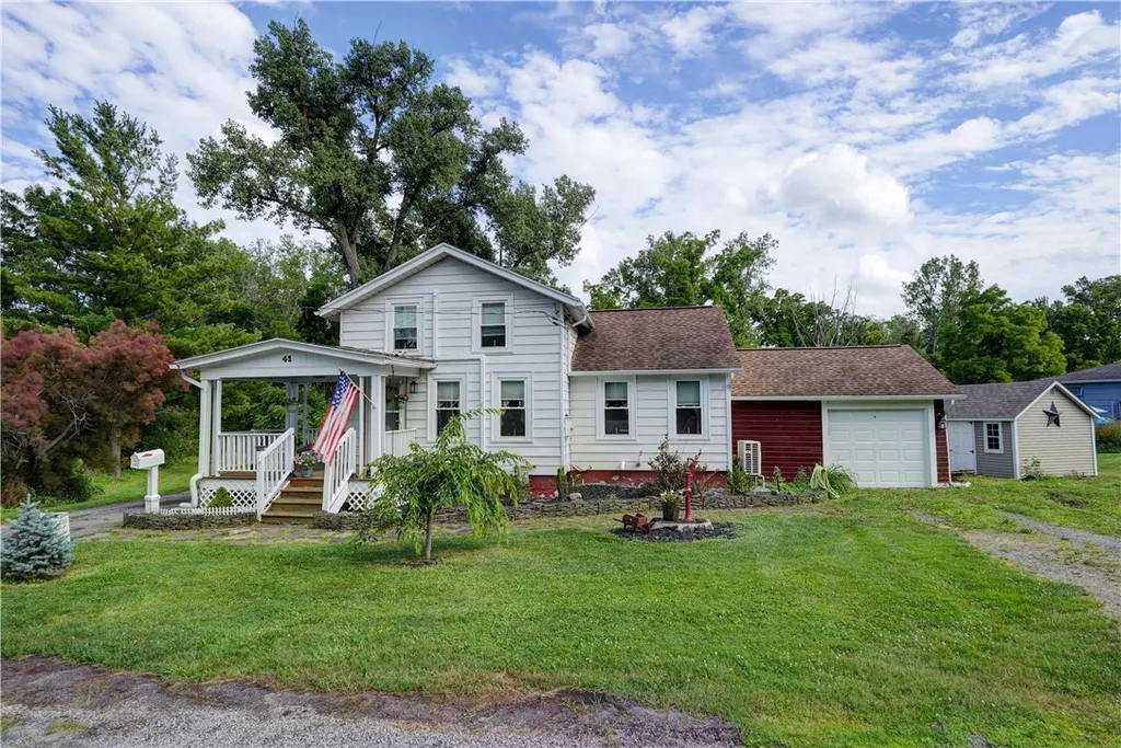 Property at 41 Scott Crescent Drive, Wheatland, NY 14546