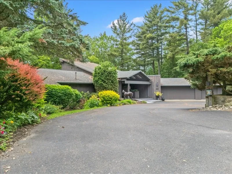 Property at 823 Skylane Terrace, Union, NY 13760