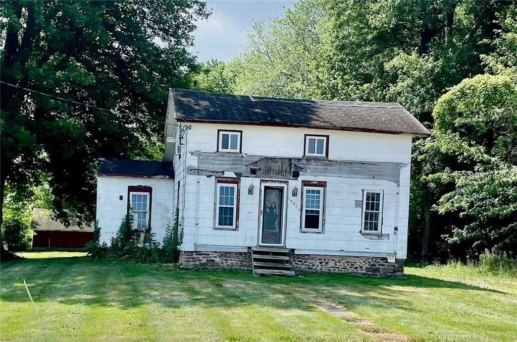 Property at 10276 Roosevelt Highway, Yates, NY 14098