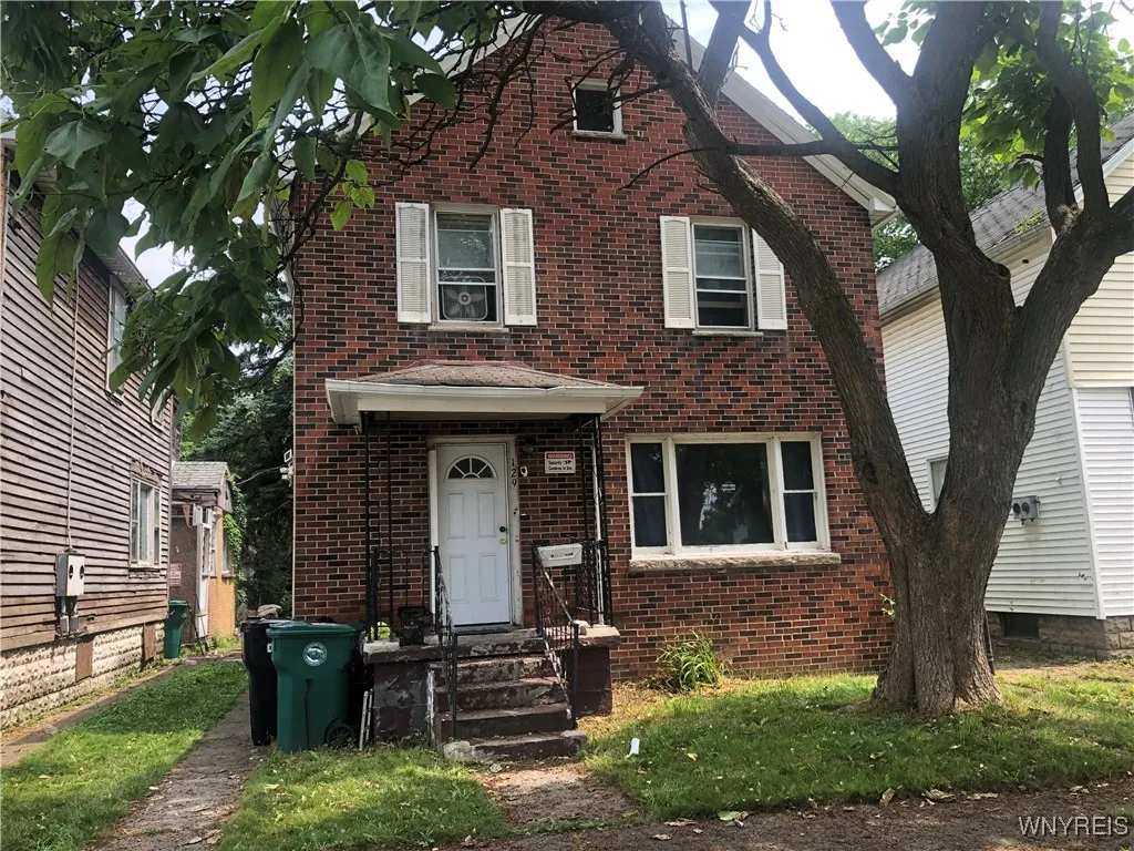 Property at 129 12th Street, Niagara Falls, NY 14303