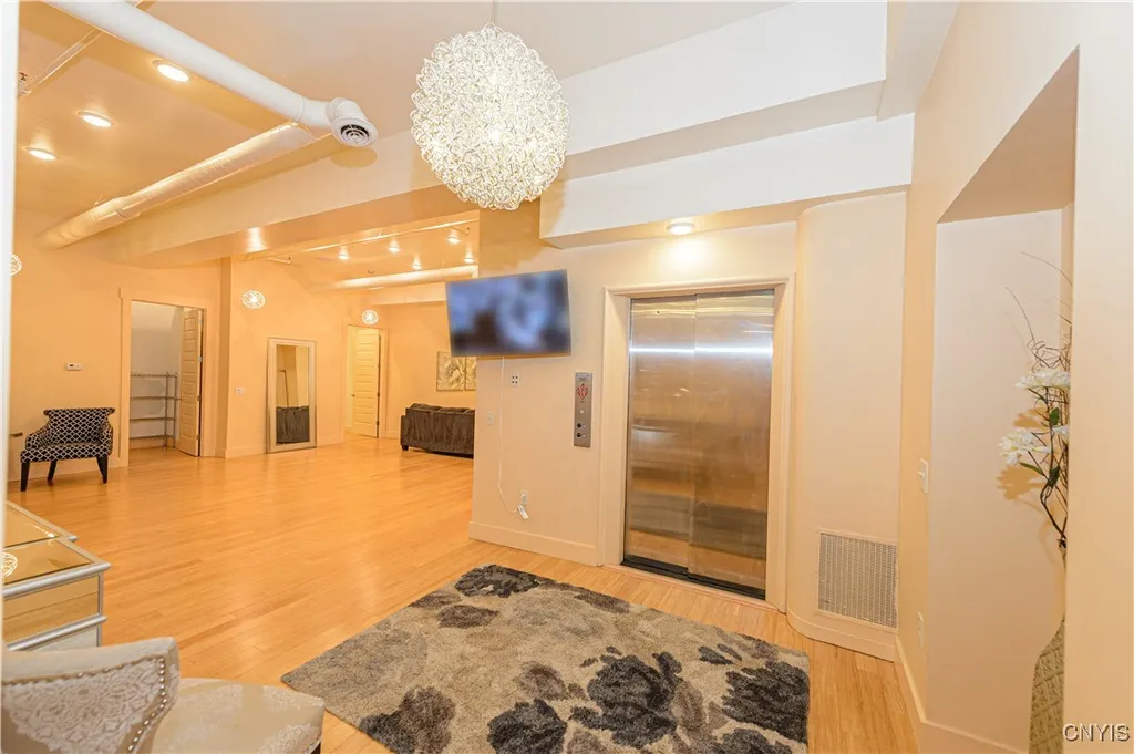 Property at 435 S Warren Street, Syracuse, NY 13202