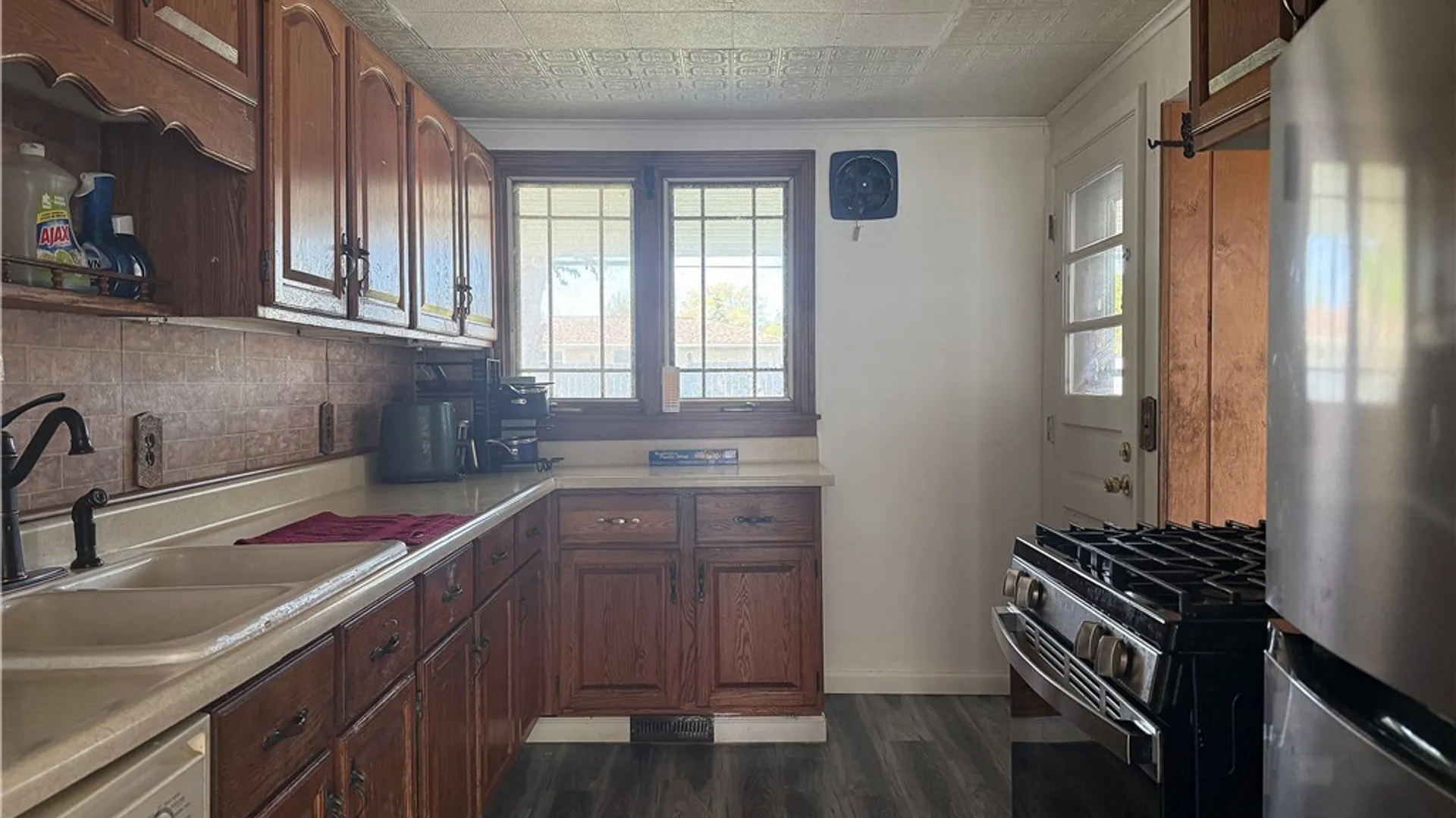 Property at 14 Dolphann Drive, Tonawanda, NY 14150 6