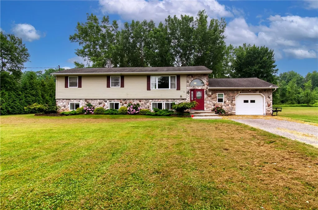 Property at 14170 W. Bacon Rd, Gaines, NY 14411
