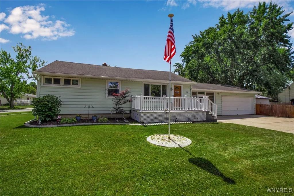 Property at 10 Coshway Place, Tonawanda, NY 14150