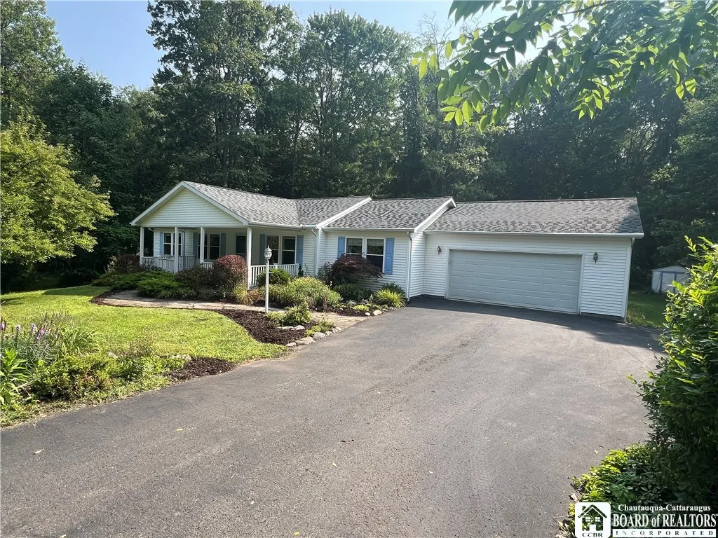 Property at 16 Rowley Court, Ellicott, NY 14701