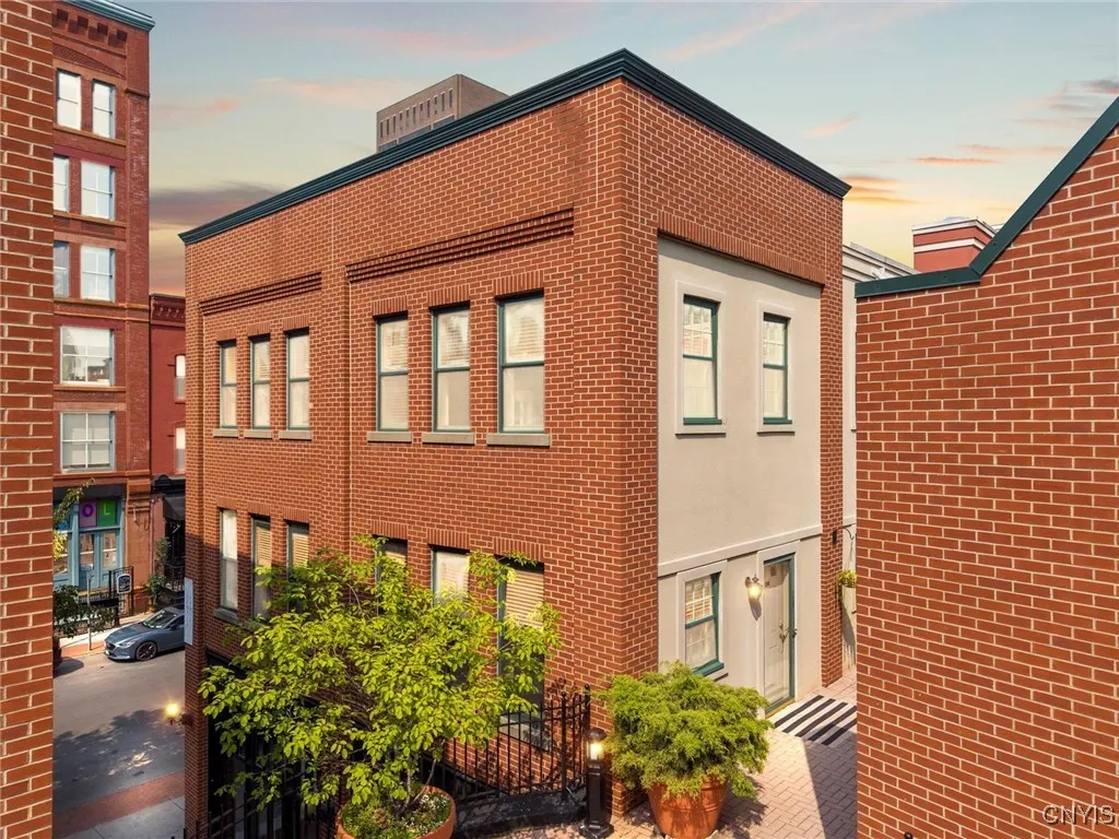 Property at 133 Walton Street, Syracuse, NY 13202