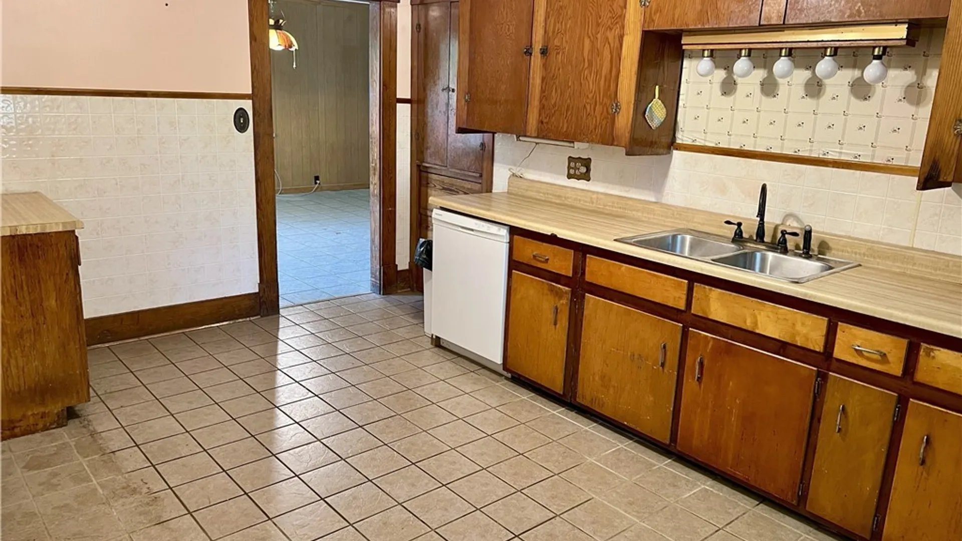 Property at 2388 Riverview Drive, Wilson, NY 14172 8
