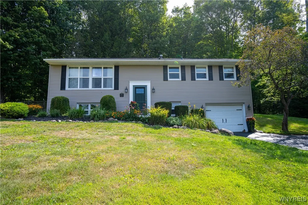 Property at 8711 S Greenbriar, Boston, NY 14025