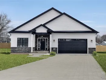Property at 8 Birch Lane, Amherst, NY 14221