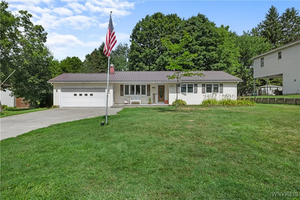 Property at 6697 Pinehurst Drive, Boston, NY 14025