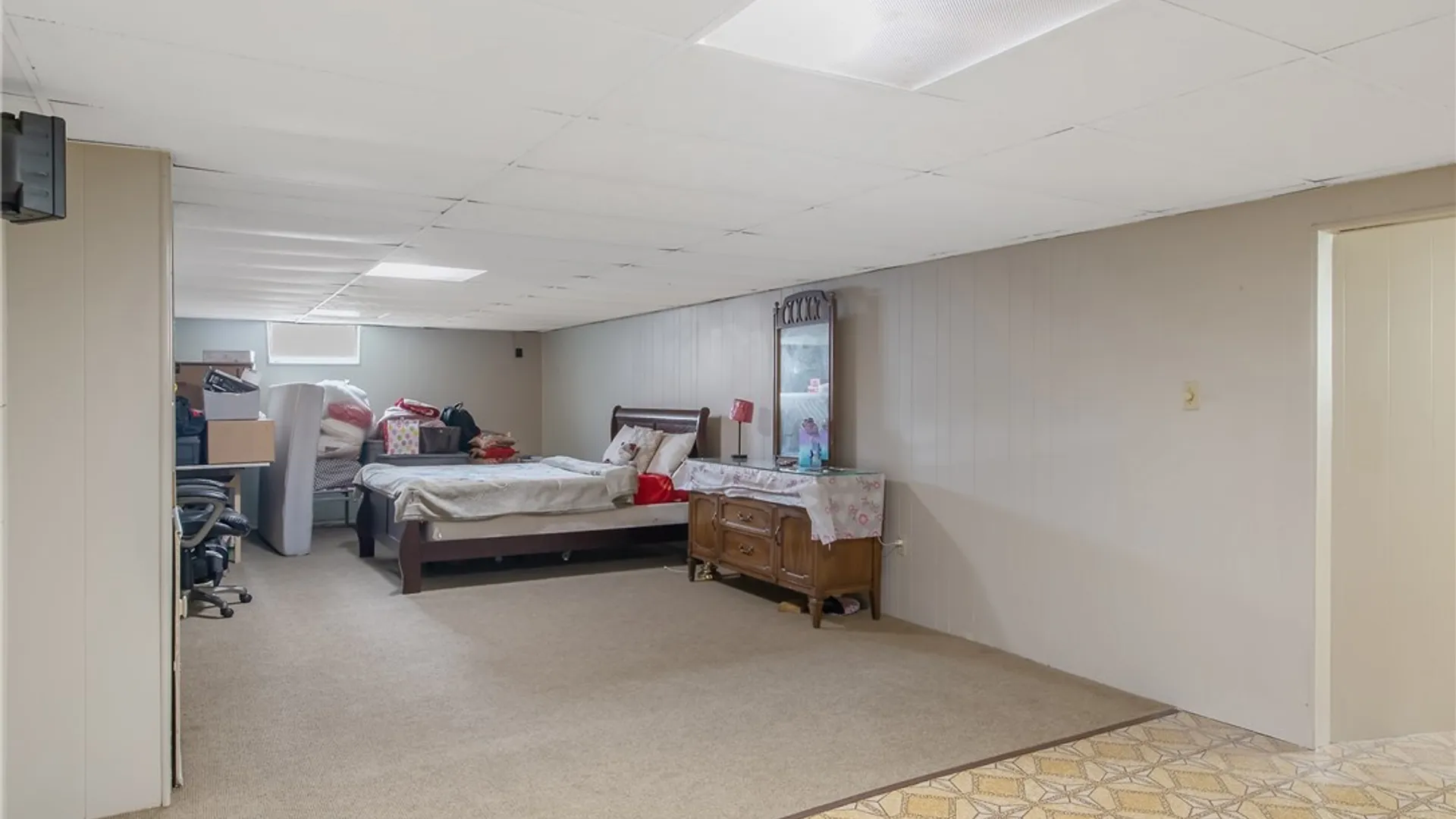 Property at 113 Bellshire Lane, Syracuse, NY 13208 22
