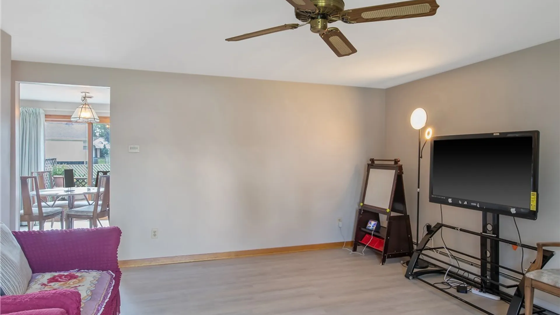 Property at 113 Bellshire Lane, Syracuse, NY 13208 6