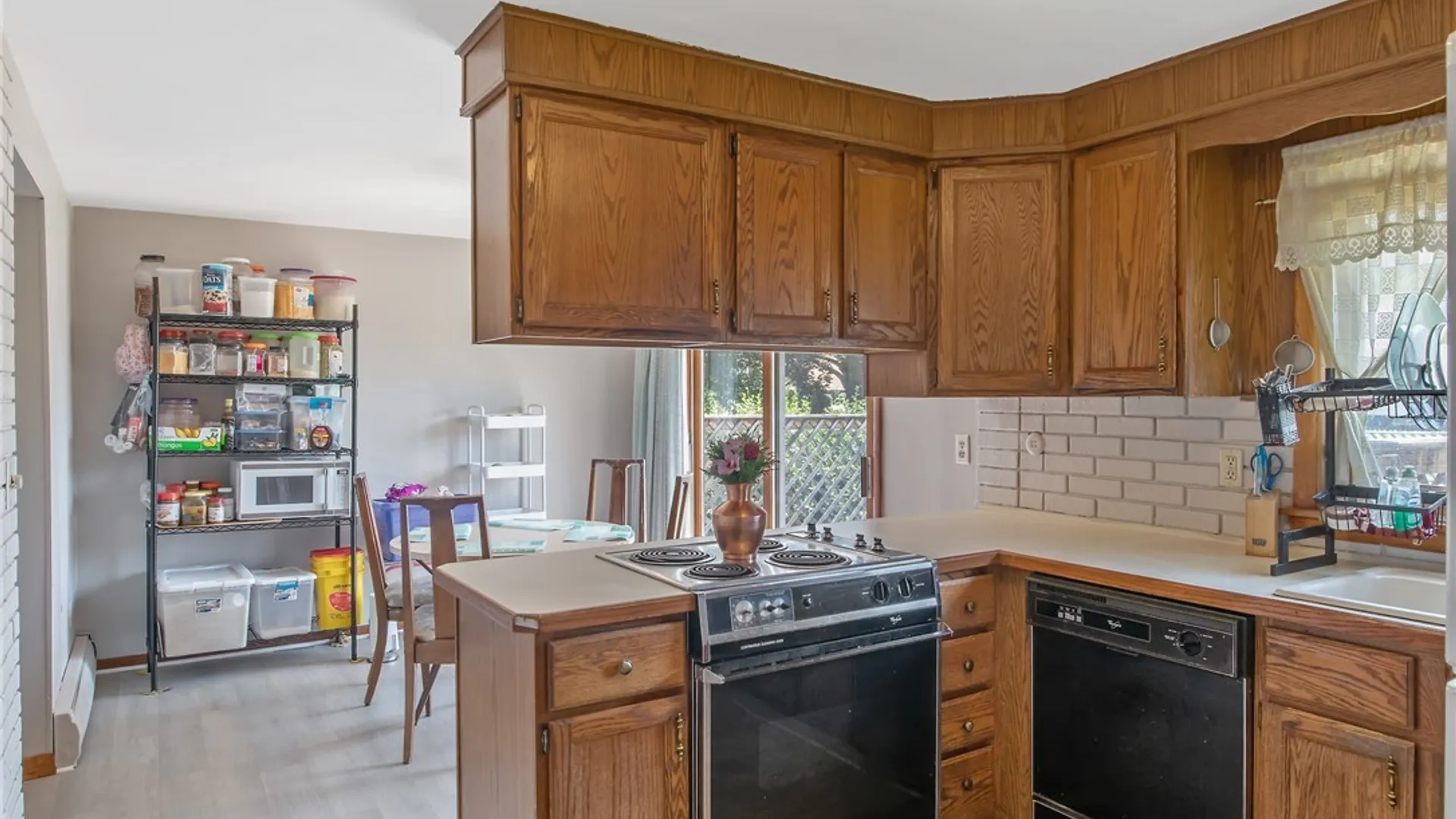 Property at 113 Bellshire Lane, Syracuse, NY 13208 9