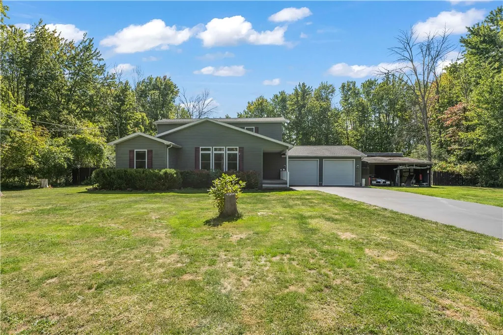 Property at 15670 Holley Road, Murray, NY 14470