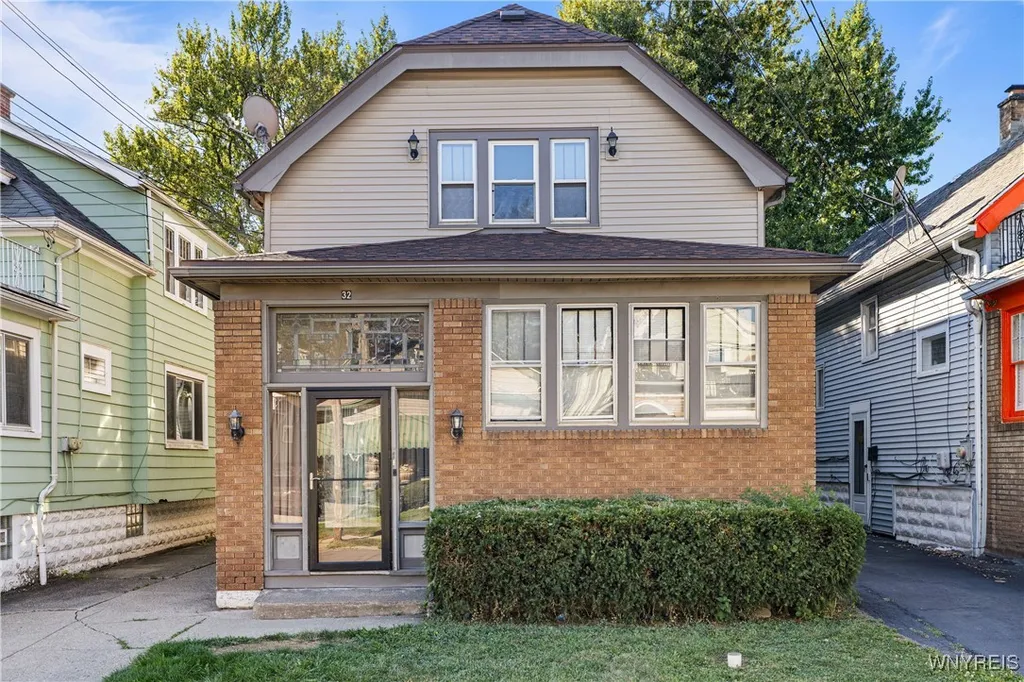 Property at 32 Courtland Avenue, Buffalo, NY 14215