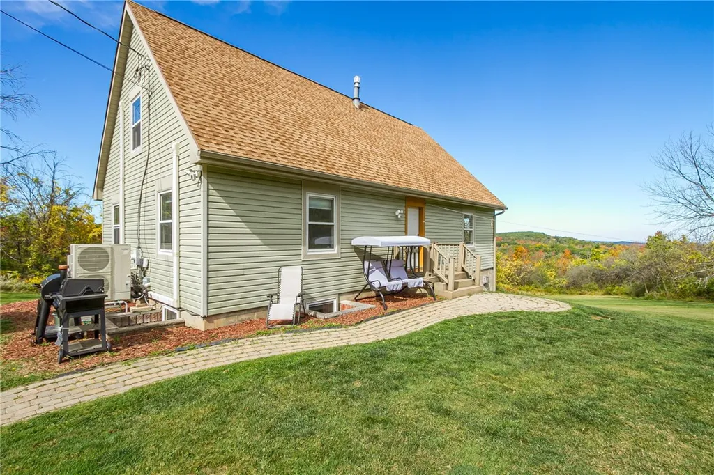 Property at 7334 Logan Rd E, Bristol, NY 14424