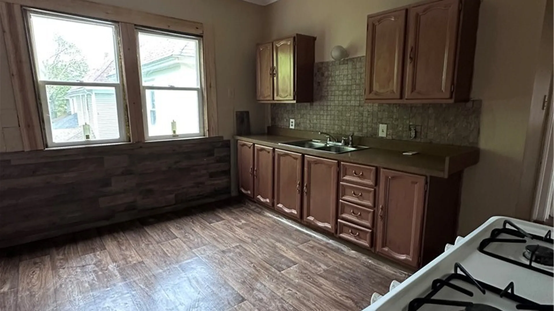 Property at 123 W Pleasant Avenue, Syracuse, NY 13205 16