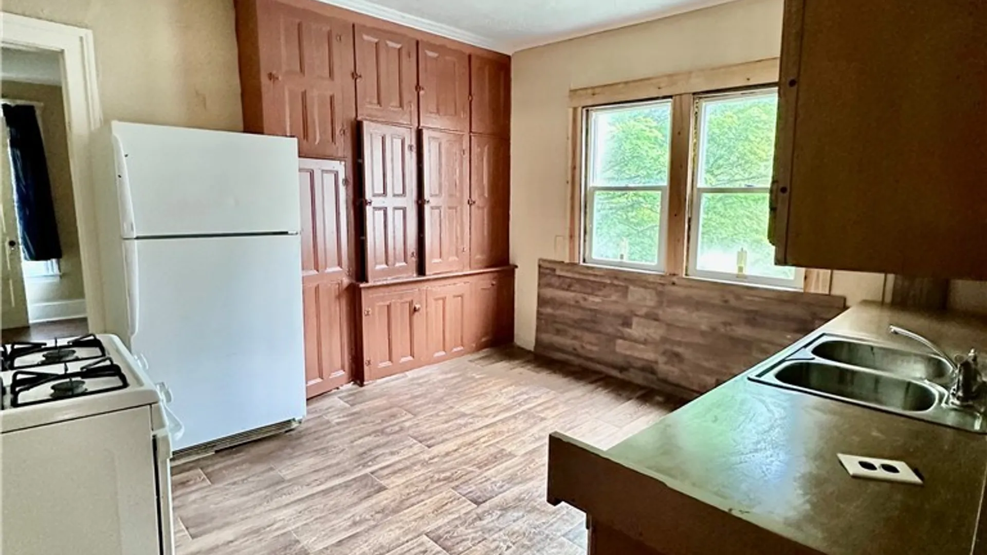 Property at 123 W Pleasant Avenue, Syracuse, NY 13205 6