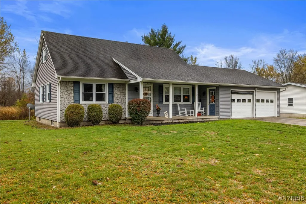Property at 12 Longs Lane, Pembroke, NY 14036