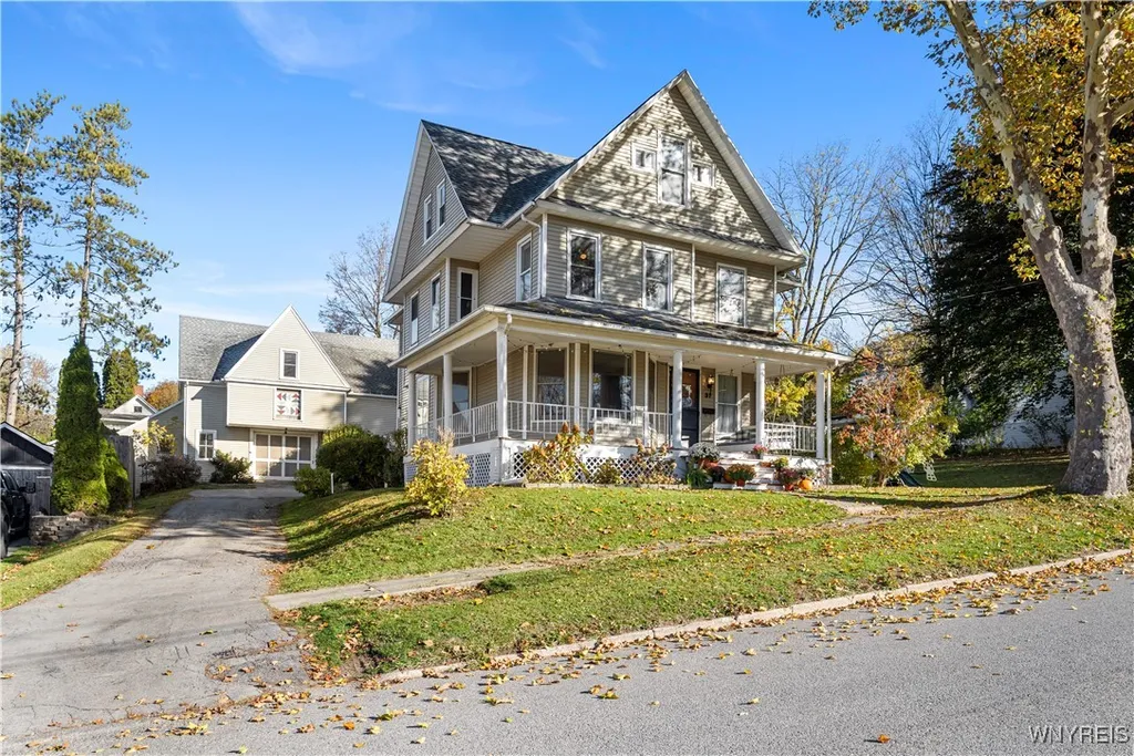 Property at 37 State Street, Warsaw, NY 14569