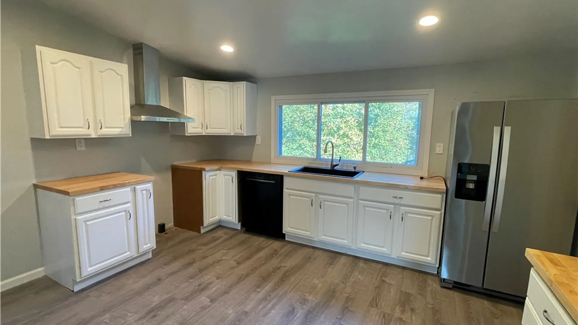 Property at 285 W 8th Street, Oswego, NY 13126 10