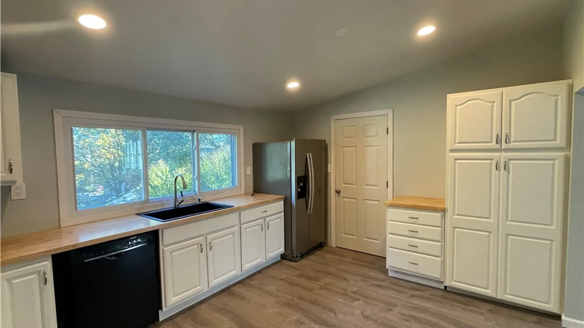 Property at 285 W 8th Street, Oswego, NY 13126 11