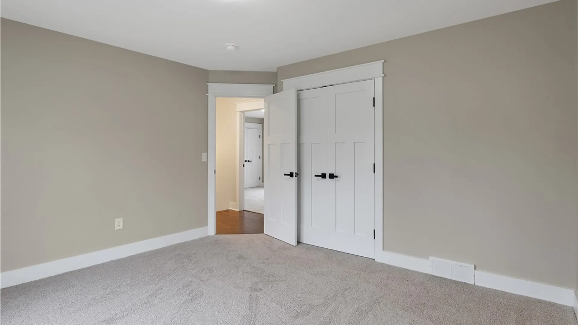 Property at 112 Topaz Trail, Camillus, NY 13219 35