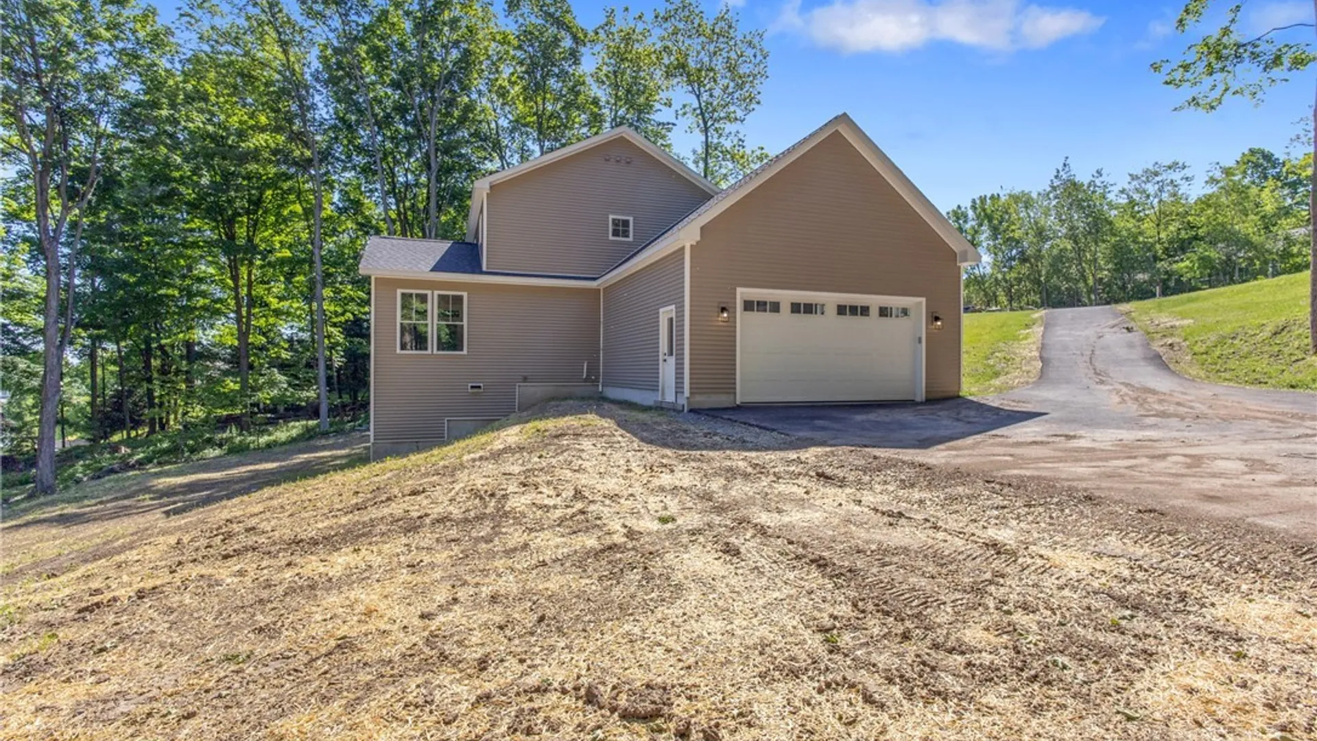 Property at 112 Topaz Trail, Camillus, NY 13219 48
