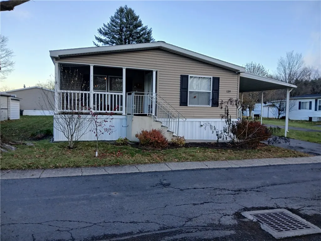 Property at 139 Cayuga Way, Manchester, NY 14504