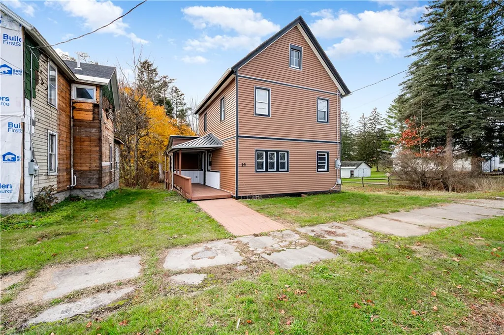 Property at 14 E Spofford Avenue, Manheim, NY 13329