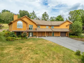 Property at 4 Old Meadow Court, Livonia, NY 14487