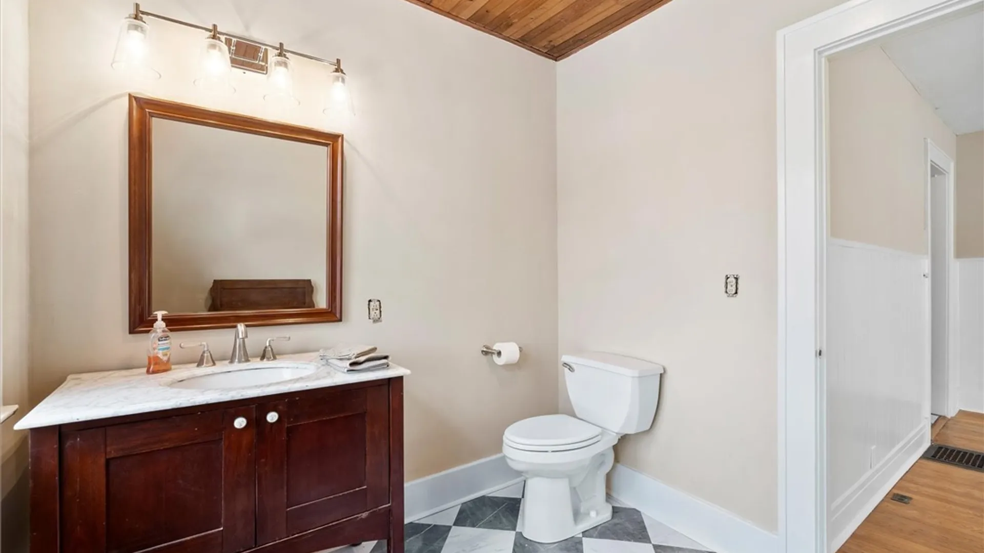 Property at 313 Strathmore Drive, Syracuse, NY 13207 18