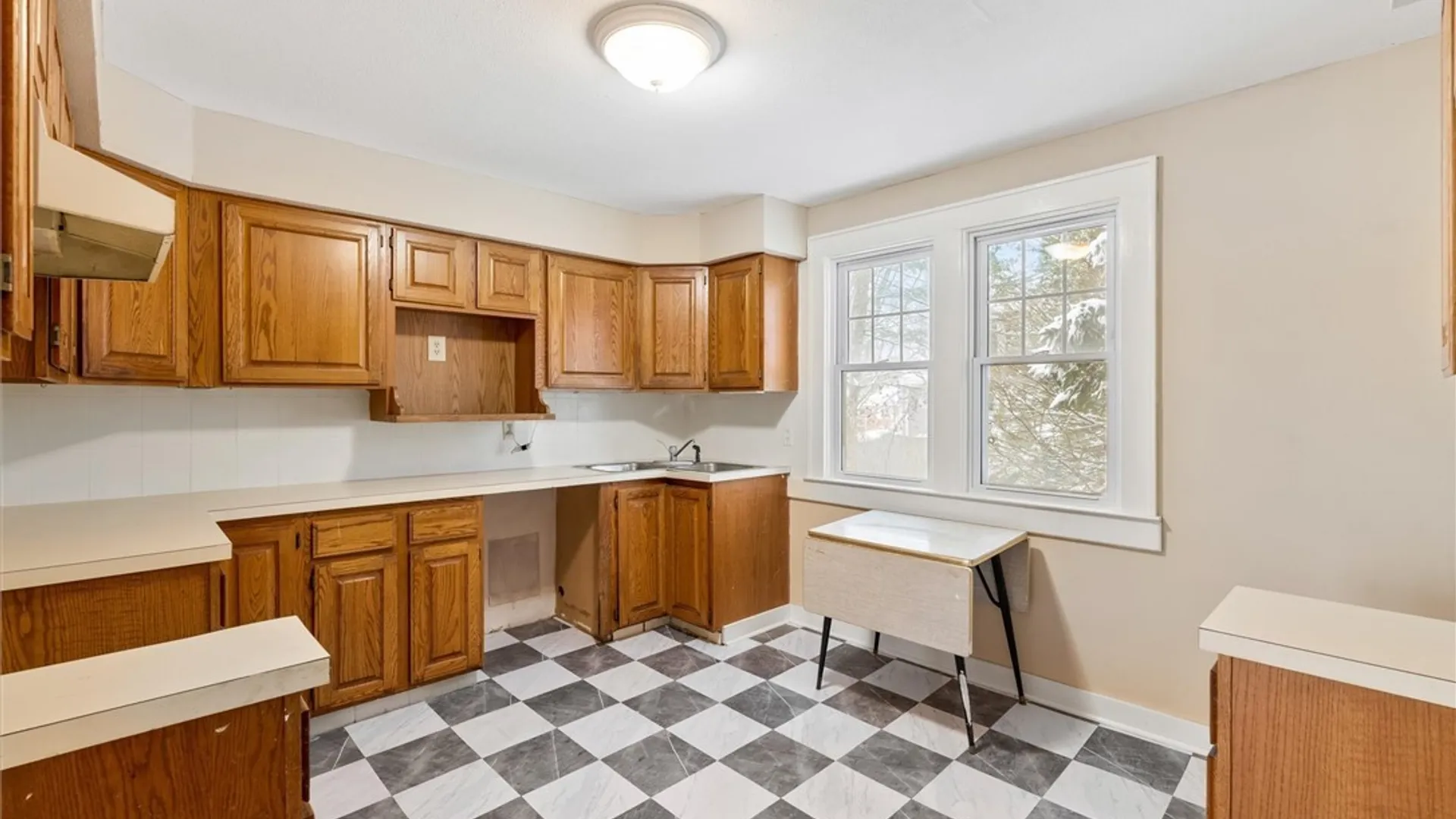 Property at 313 Strathmore Drive, Syracuse, NY 13207 19