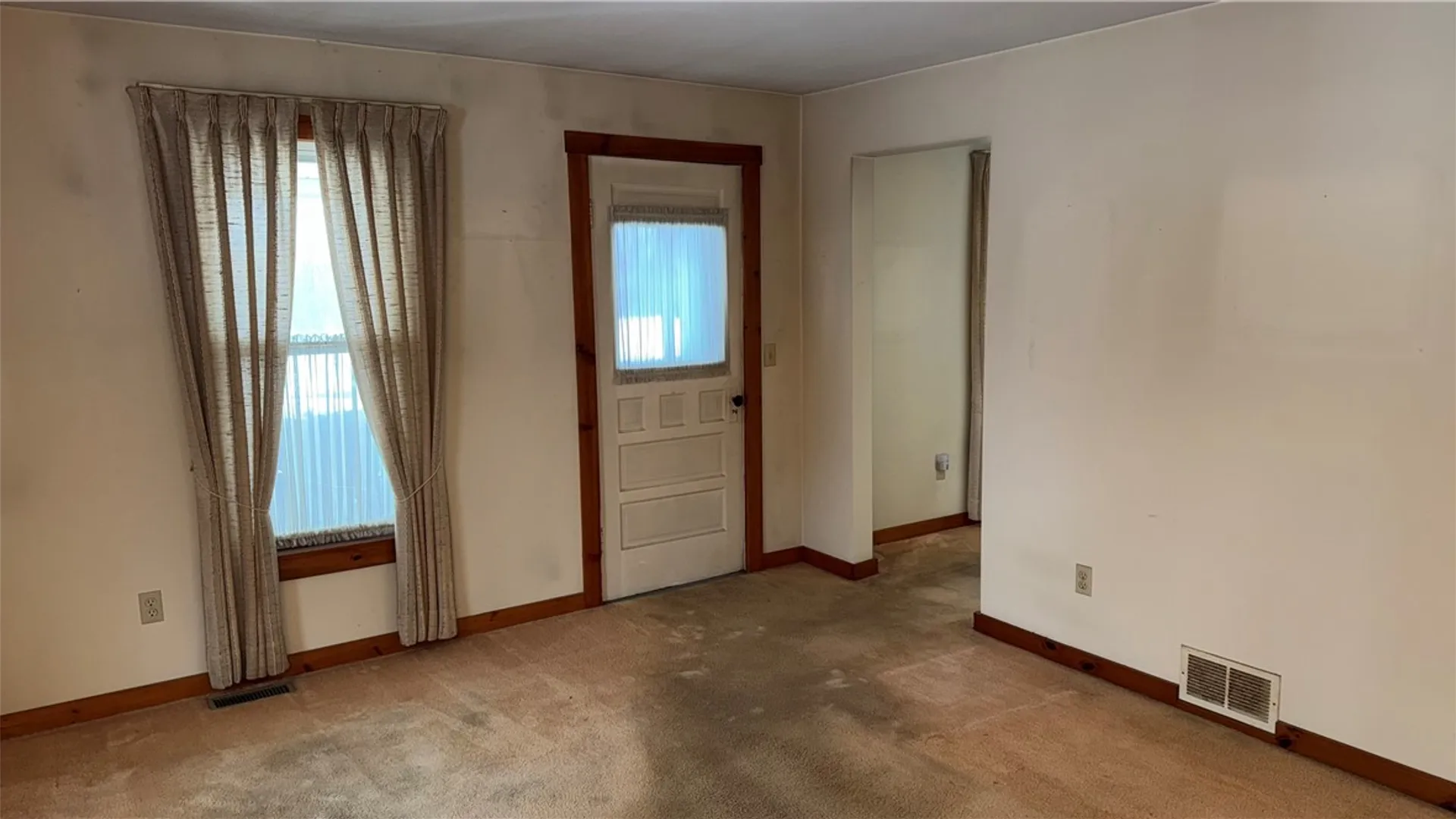 Property at 6242 Knowlesville Road, Alabama, NY 14125 3