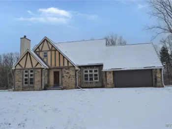 Property at 9716 Mountain Road, Royalton, NY 14105