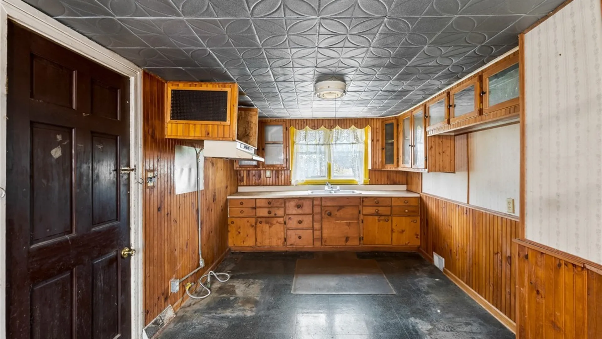 Property at 404 W Roswell Avenue, Onondaga, NY 13120 12