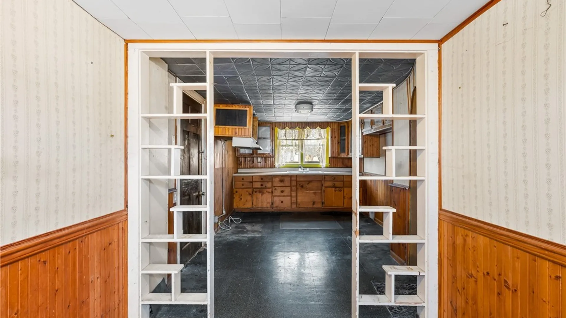Property at 404 W Roswell Avenue, Onondaga, NY 13120 16