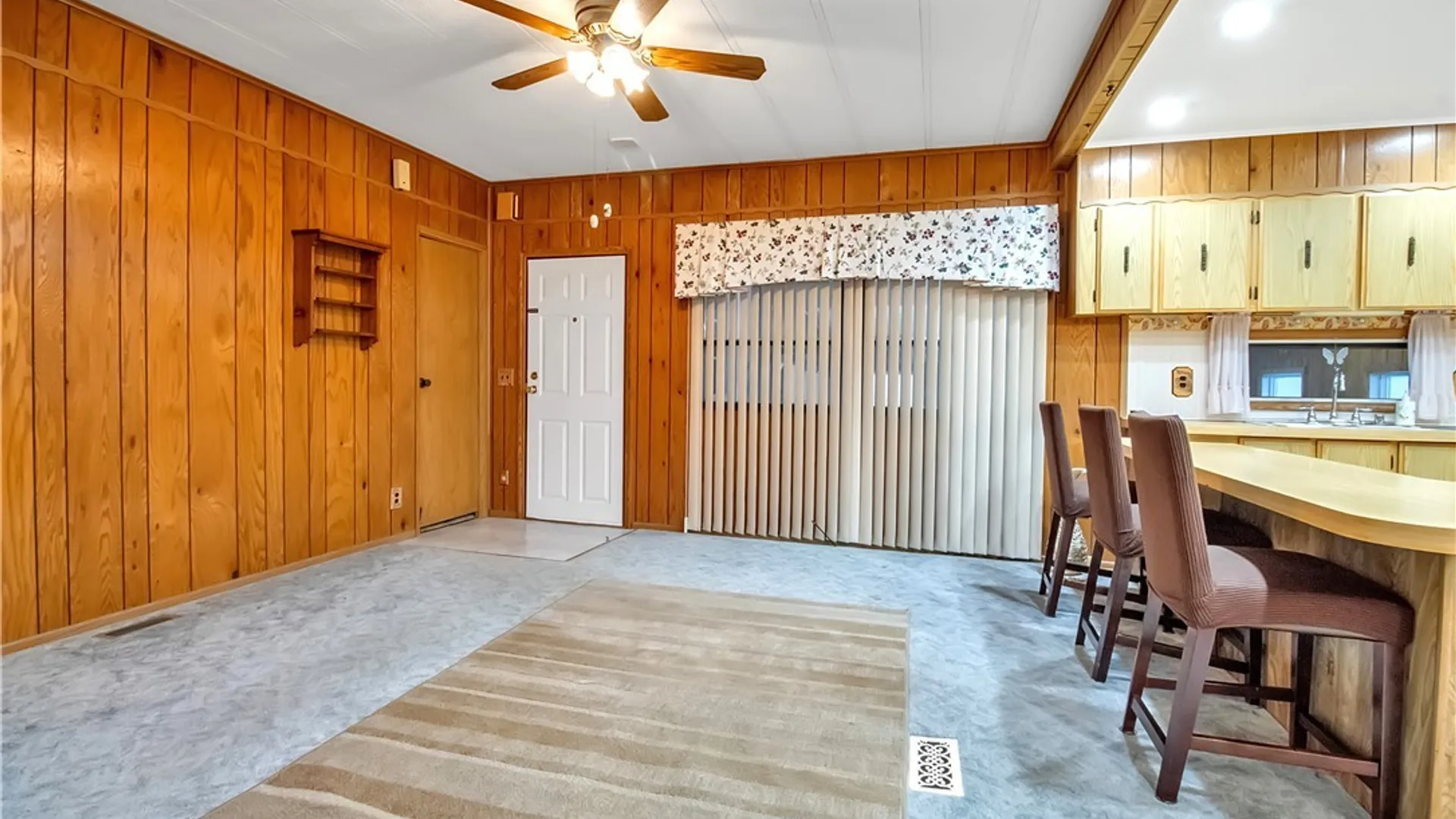 Property at 41 S Roxbury Drive, Hamburg, NY 14075 13
