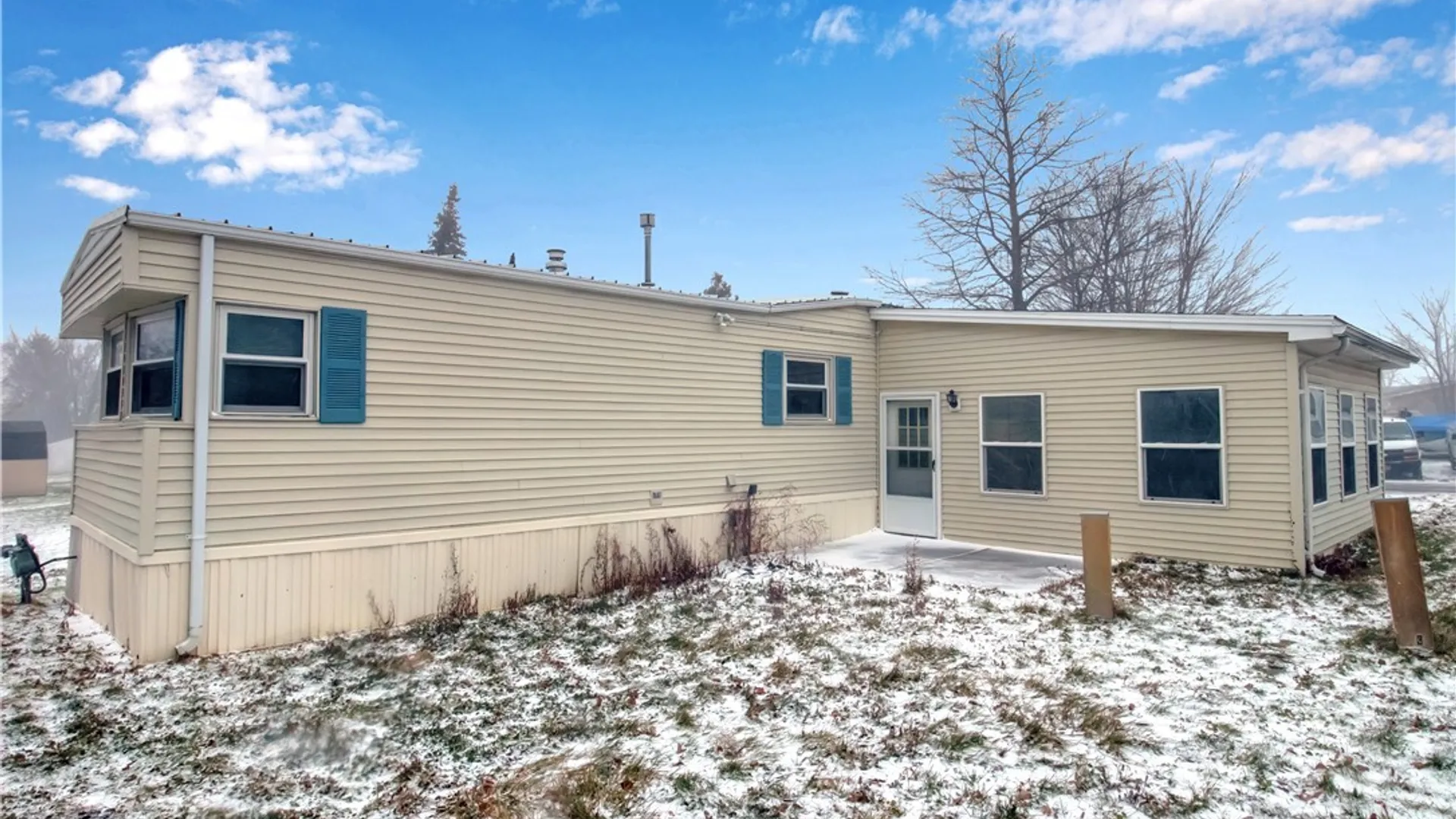 Property at 41 S Roxbury Drive, Hamburg, NY 14075 4