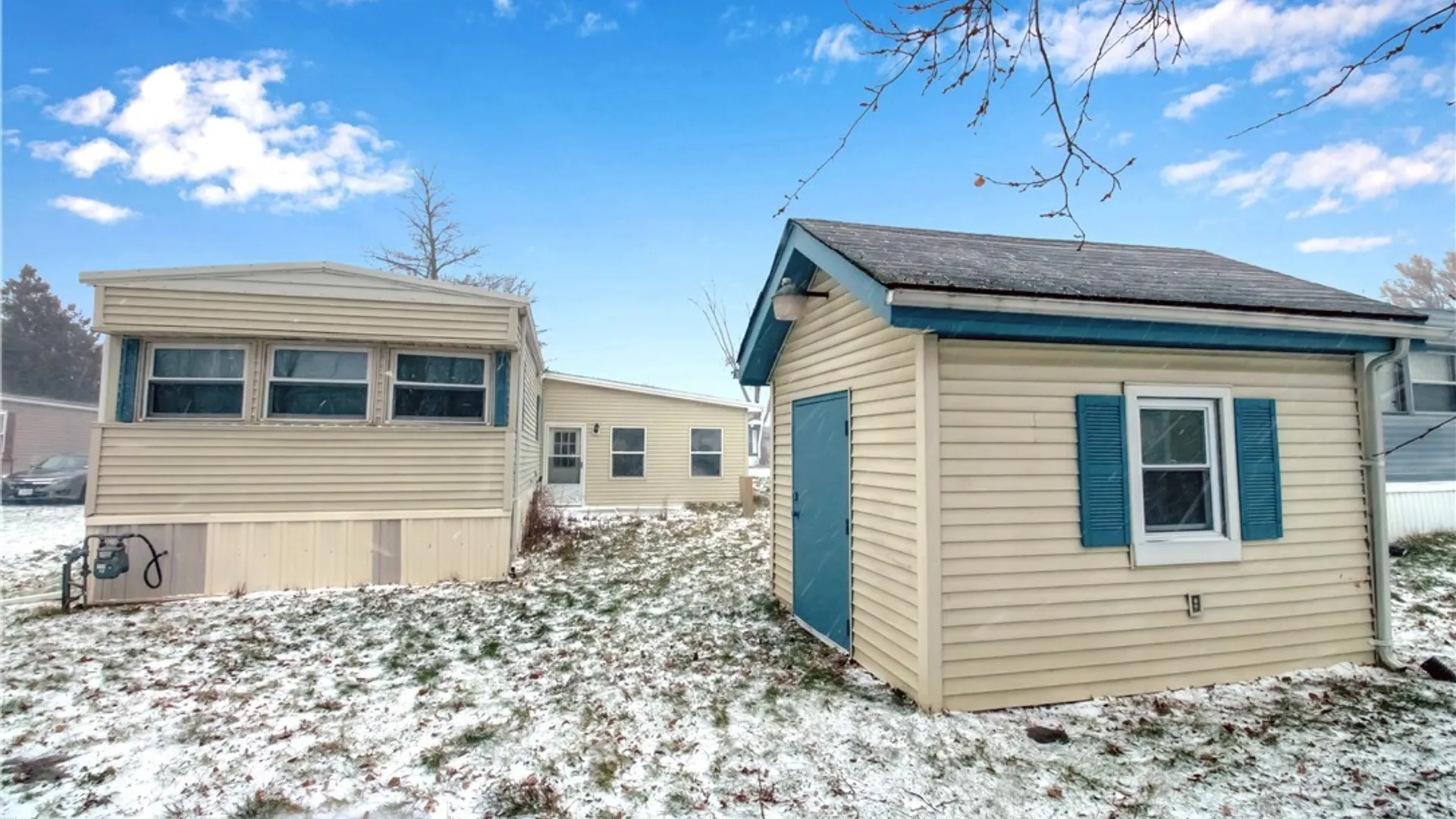 Property at 41 S Roxbury Drive, Hamburg, NY 14075 5