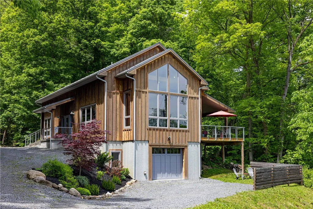 Property at 2808 State Route 54a, Jerusalem, NY 14527