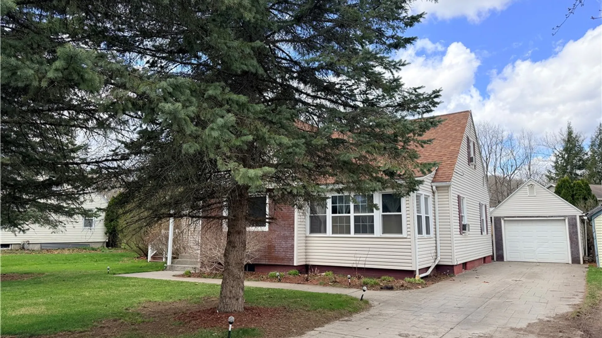Property at 7 Mchenry Valley Extension, Almond, NY 14804 3